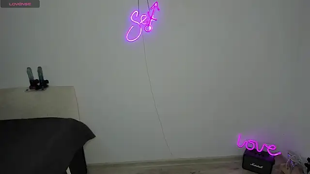 Snapshot of Bitch_Coin chatting on October 25, 2025, 1:45 pm Bitch Coin online show from October 25, 2025, 1:45 pm