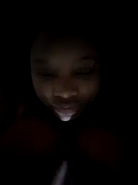 Snapshot of Jhoxy_M chatting on October 7, 2025, 3:29 am Jhoxy M online show from October 7, 2025, 3:29 am