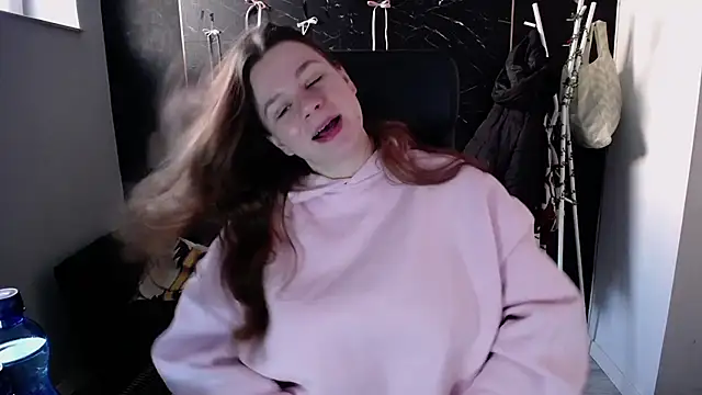 littleviki7 online show from March 4, 2026, 7:38 am