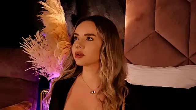 KatyaBelle online show from October 7, 2025, 5:47 pm