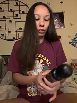 Snapshot of _Neeka_ chatting on January 8, 2025, 11:21 am Neeka online show from January 8, 2025, 11:21 am