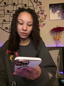 Snapshot of _Neeka_ chatting on January 4, 2025, 11:33 am Neeka online show from January 4, 2025, 11:33 am