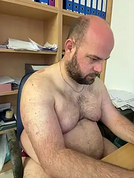 Snapshot of bearlover992 chatting on March 10, 2025, 10:28 am bearlover992 online show from March 10, 2025, 10:28 am