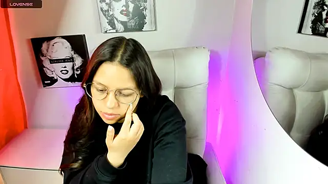 SamanthaRoldaan online show from April 13, 2026, 2:21 pm