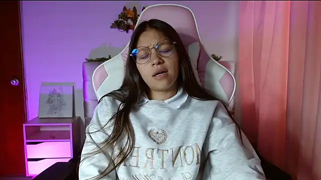 SamanthaRoldaan online show from February 13, 2025, 8:45 pm