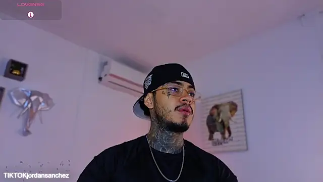 JordanSmiith  online show from January 10, 2026, 4:13 pm