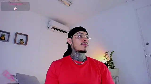JordanSmiith  online show from February 19, 2025, 8:41 pm