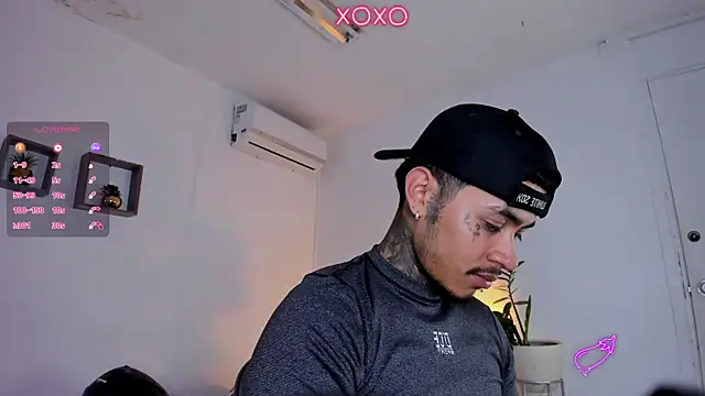 JordanSmiith  online show from February 11, 2025, 11:12 pm