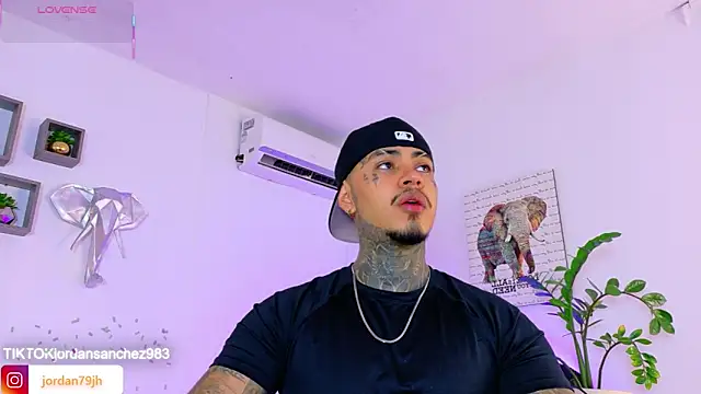 JordanSmiith  online show from May 11, 2026, 8:50 pm