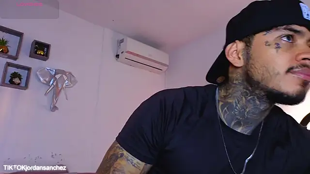 JordanSmiith  online show from January 7, 2026, 7:52 pm