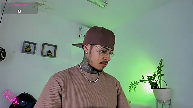 JordanSmiith  online show from February 22, 2025, 7:58 pm