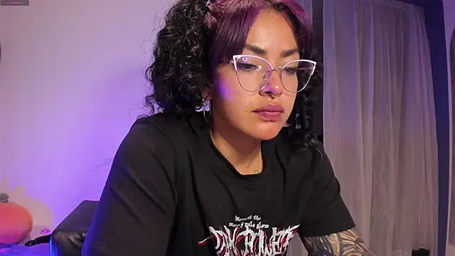 witchviolet online show from March 18, 2025, 12:40 am