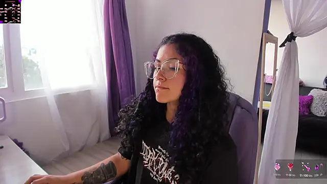 witchviolet online show from September 29, 2025, 9:09 pm