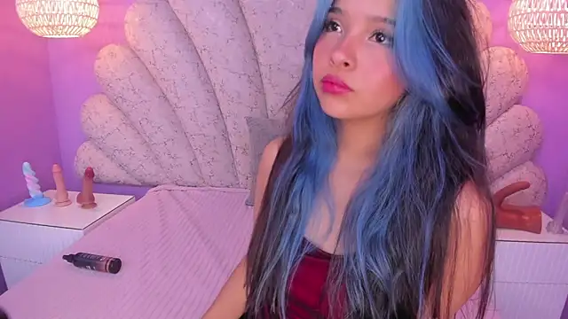 chloe watson  online show from February 20, 2025, 2:18 am