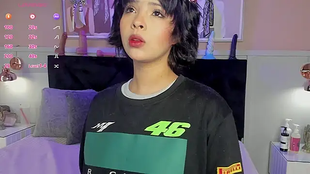 chloe watson  online show from February 20, 2026, 4:31 pm