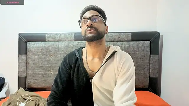 bbcblackhot34 online show from October 8, 2025, 4:47 am