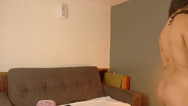 Snapshot of eva_daemon chatting on October 6, 2025, 11:44 am eva daemon online show from October 6, 2025, 11:44 am