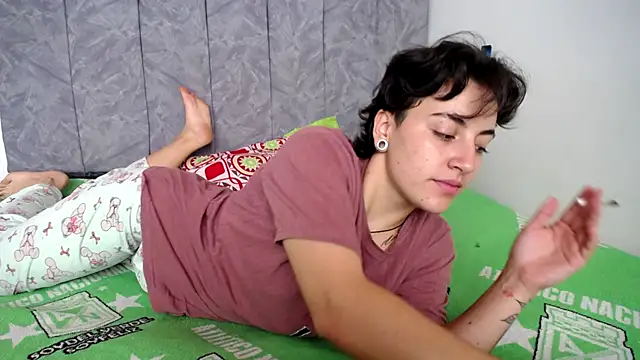 linda 33 online show from November 28, 2025, 2:50 pm