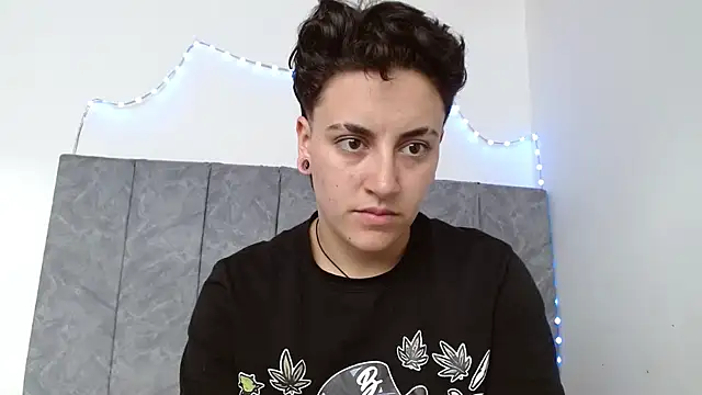 Snapshot of linda_33 chatting on September 25, 2025, 6:58 pm linda 33 online show from September 25, 2025, 6:58 pm