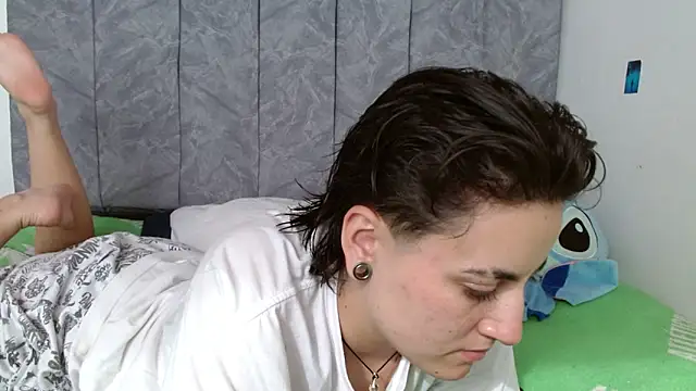 Snapshot of linda_33 chatting on November 1, 2025, 8:14 pm linda 33 online show from November 1, 2025, 8:14 pm