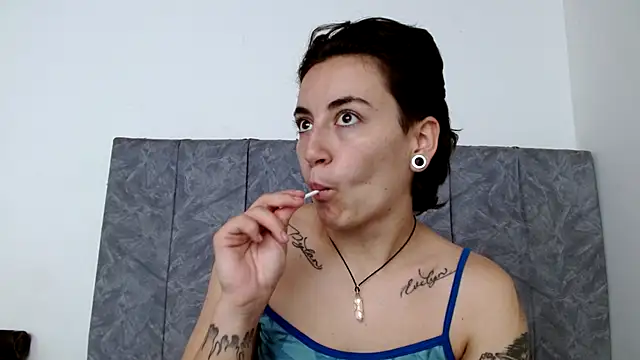 Snapshot of linda_33 chatting on October 27, 2025, 4:19 pm linda 33 online show from October 27, 2025, 4:19 pm