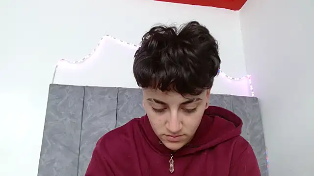 Snapshot of linda_33 chatting on September 22, 2025, 2:56 pm linda 33 online show from September 22, 2025, 2:56 pm