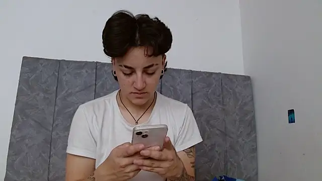 Snapshot of linda_33 chatting on October 31, 2025, 2:02 pm linda 33 online show from October 31, 2025, 2:02 pm