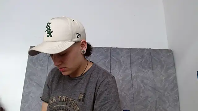 Snapshot of linda_33 chatting on October 29, 2025, 7:35 pm linda 33 online show from October 29, 2025, 7:35 pm