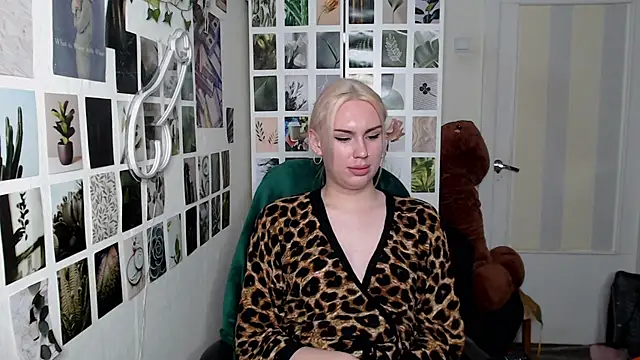 CapriScorpion online show from October 12, 2025, 12:17 pm