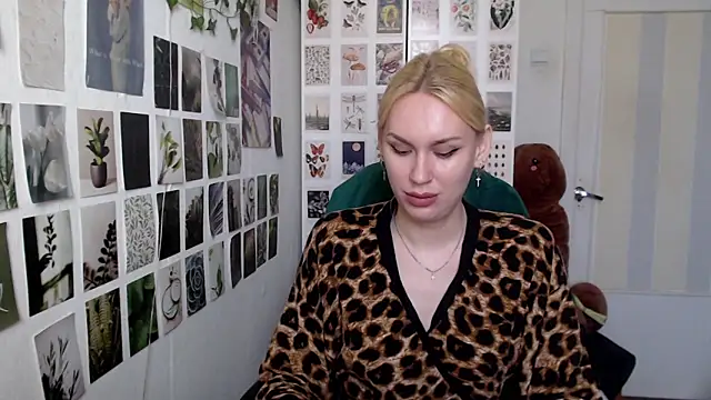 Snapshot of CapriScorpion chatting on May 6, 2026, 10:52 am CapriScorpion online show from May 6, 2026, 10:52 am