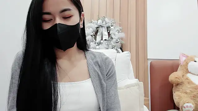 Lita-Julia online show from February 17, 2025, 11:33 pm