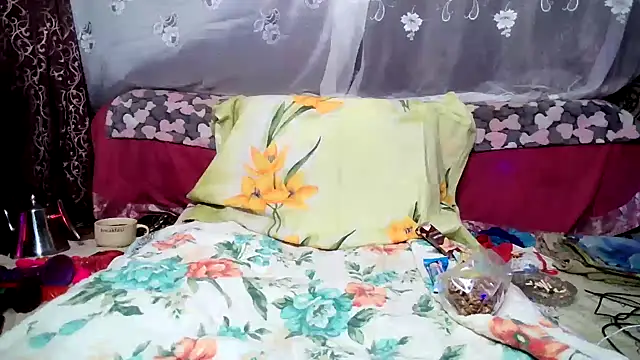 Snapshot of Alina_Night_777 chatting on October 26, 2025, 5:41 am Alina Night 777 online show from October 26, 2025, 5:41 am