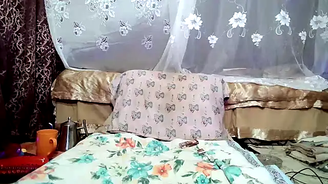 Snapshot of Alina_Night_777 chatting on October 29, 2025, 4:55 am Alina Night 777 online show from October 29, 2025, 4:55 am