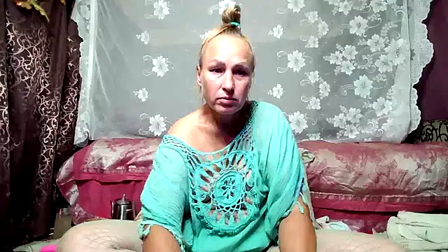 Snapshot of Alina_Night_777 chatting on September 18, 2025, 5:21 am Alina Night 777 online show from September 18, 2025, 5:21 am