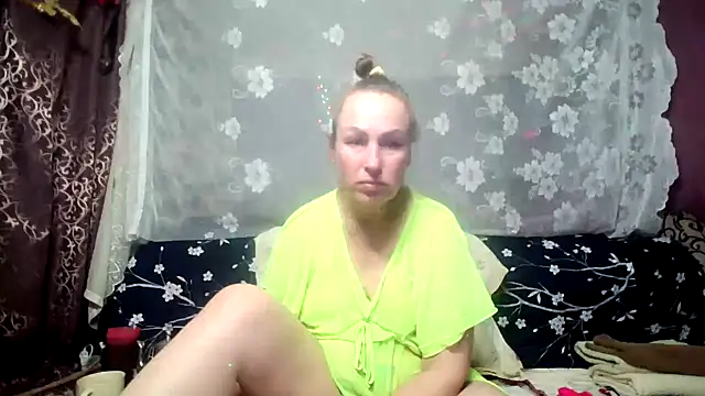 Snapshot of Alina_Night_777 chatting on March 17, 2025, 10:06 am Alina Night 777 online show from March 17, 2025, 10:06 am