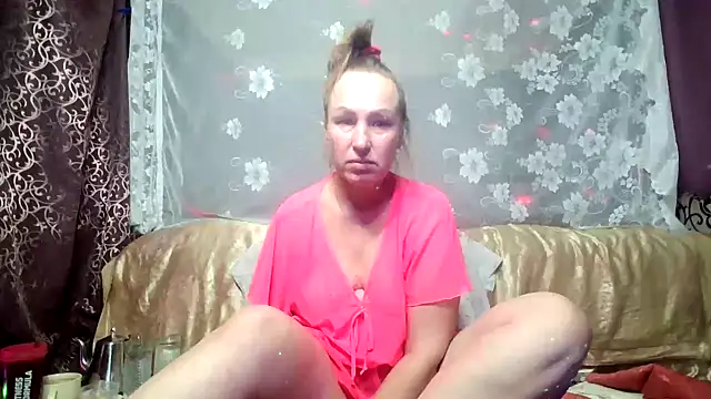 Snapshot of Alina_Night_777 chatting on March 7, 2025, 6:46 am Alina Night 777 online show from March 7, 2025, 6:46 am