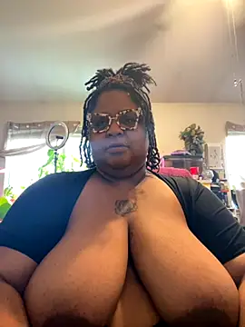 kweenxkarma online show from September 15, 2025, 7:25 pm