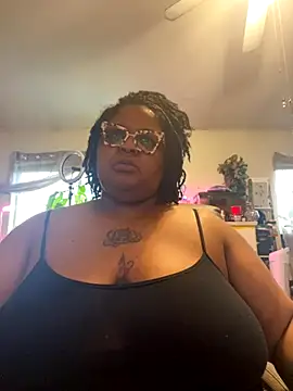 kweenxkarma online show from September 10, 2025, 8:52 pm