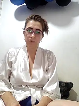 mademonsexy online show from September 23, 2025, 4:52 am