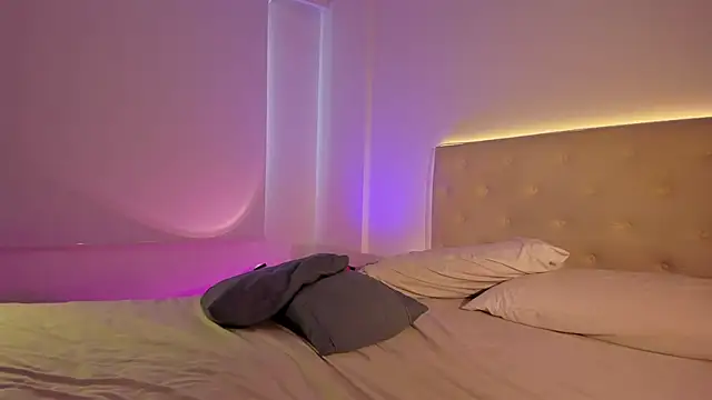 alaskavenom  online show from October 29, 2025, 3:33 pm