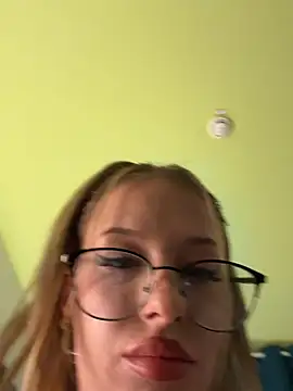 Snapshot of Leyladieistso47 chatting on March 19, 2025, 11:14 pm Leyladieistso47 online show from March 19, 2025, 11:14 pm