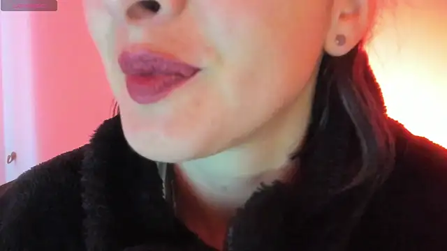 queen fetish online show from November 12, 2025, 10:52 am