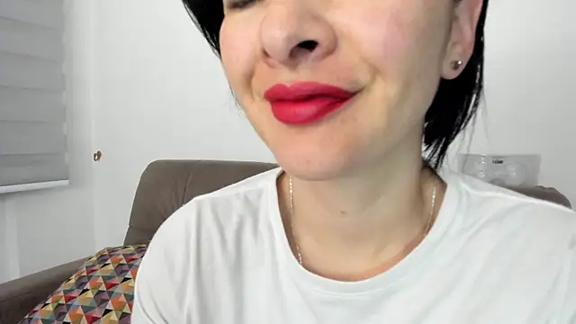 Snapshot of queen_fetish chatting on December 6, 2024, 10:10 am queen fetish online show from December 6, 2024, 10:10 am