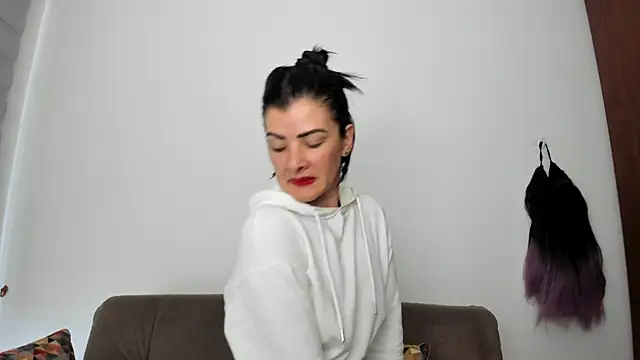 Snapshot of queen_fetish chatting on December 4, 2024, 3:48 pm queen fetish online show from December 4, 2024, 3:48 pm