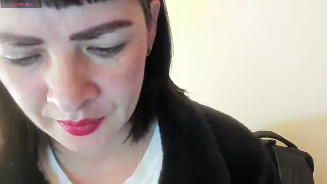 queen fetish online show from December 18, 2025, 1:15 pm