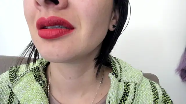 Snapshot of queen_fetish chatting on January 17, 2025, 10:11 am queen fetish online show from January 17, 2025, 10:11 am