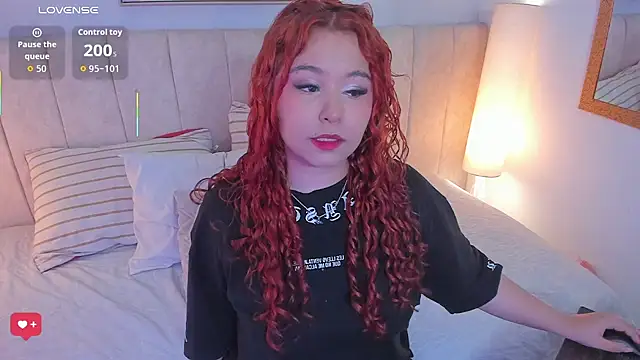 Atenea cuteee online show from February 19, 2026, 2:08 am