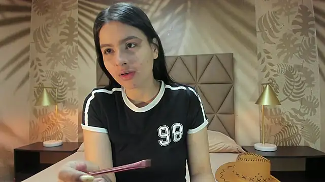 AnneDixie online show from April 13, 2026, 3:10 am