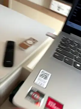 Zhuli11 online show from October 22, 2025, 8:14 am