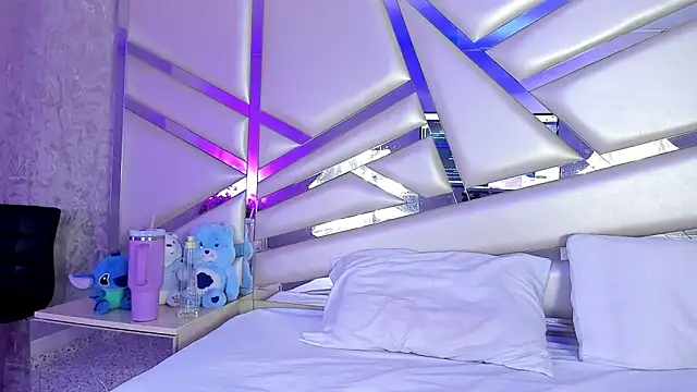 Snapshot of Miia002 chatting on October 3, 2025, 3:20 am Miia002 online show from October 3, 2025, 3:20 am